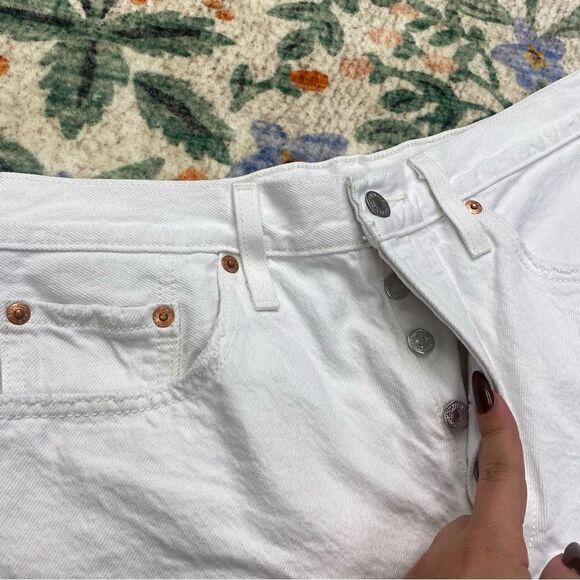 Levi’s 501 white high rise denim shorts size 29 Button Fly Premium - Picture 2 of 9